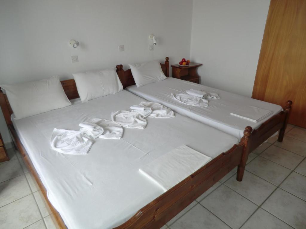 Flisvos Apartments Frangocastelo ภายนอก รูปภาพ